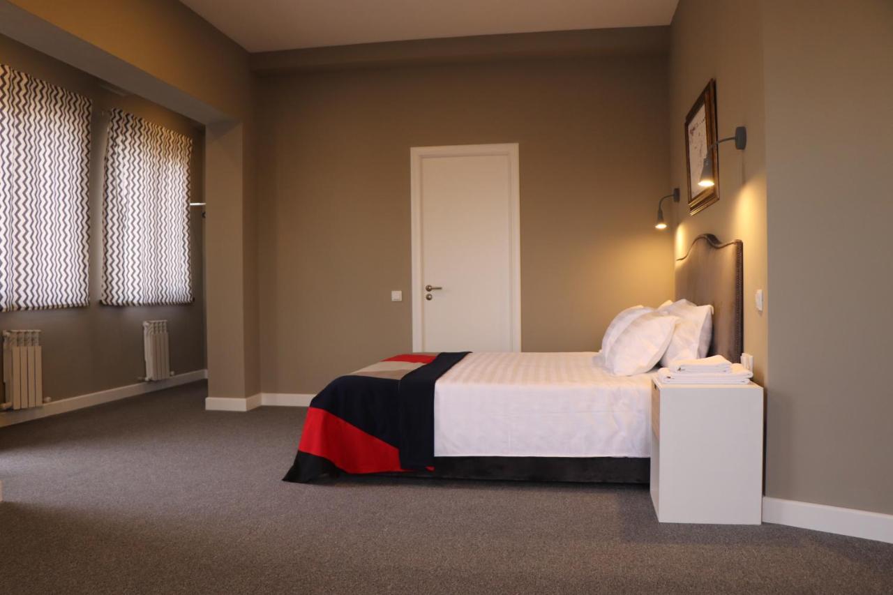 Mika Hotel Алматы Экстерьер фото