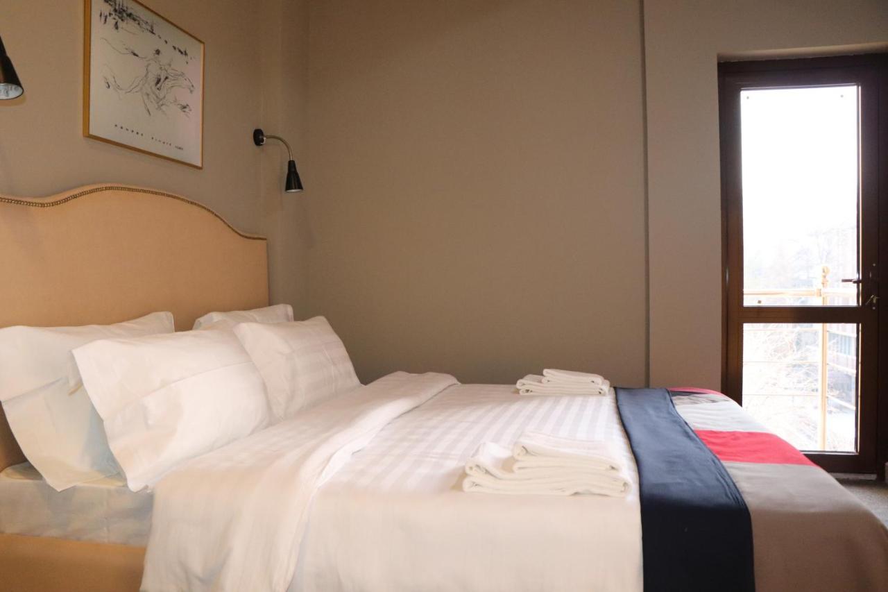 Mika Hotel Алматы Экстерьер фото
